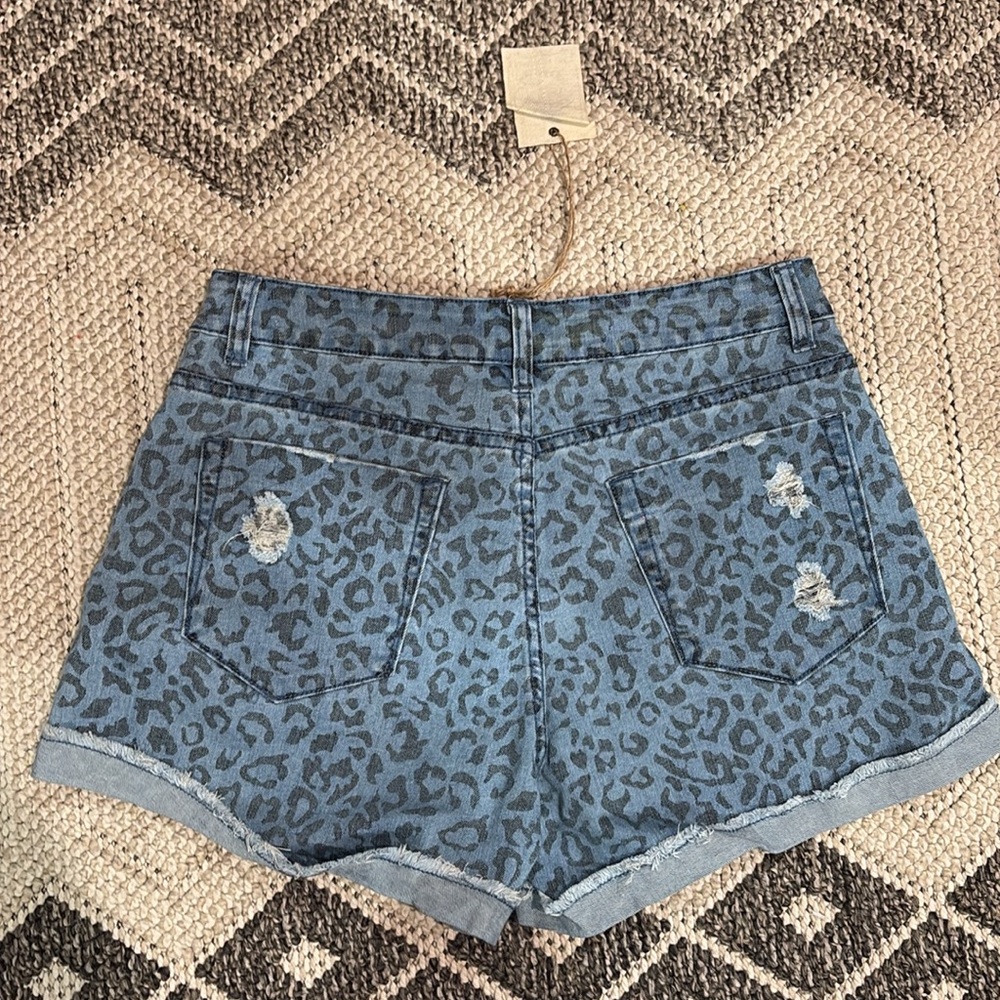 EASEL brand new with tag Blue Leopard Print Women's Shorts - Picture 5 of 10